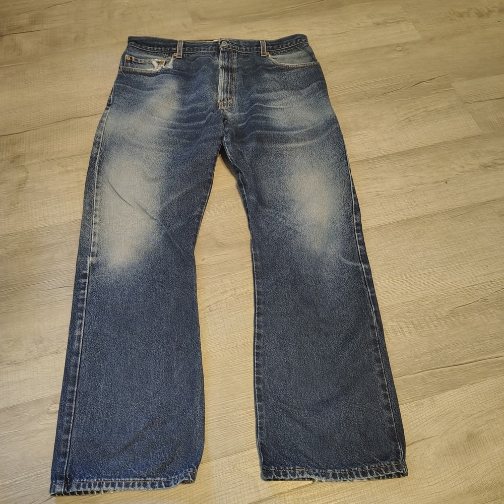 Vtg Levi s 517 Boot Cut Jeans Mens 40x30 Medium Wash Distressed Denim Blue